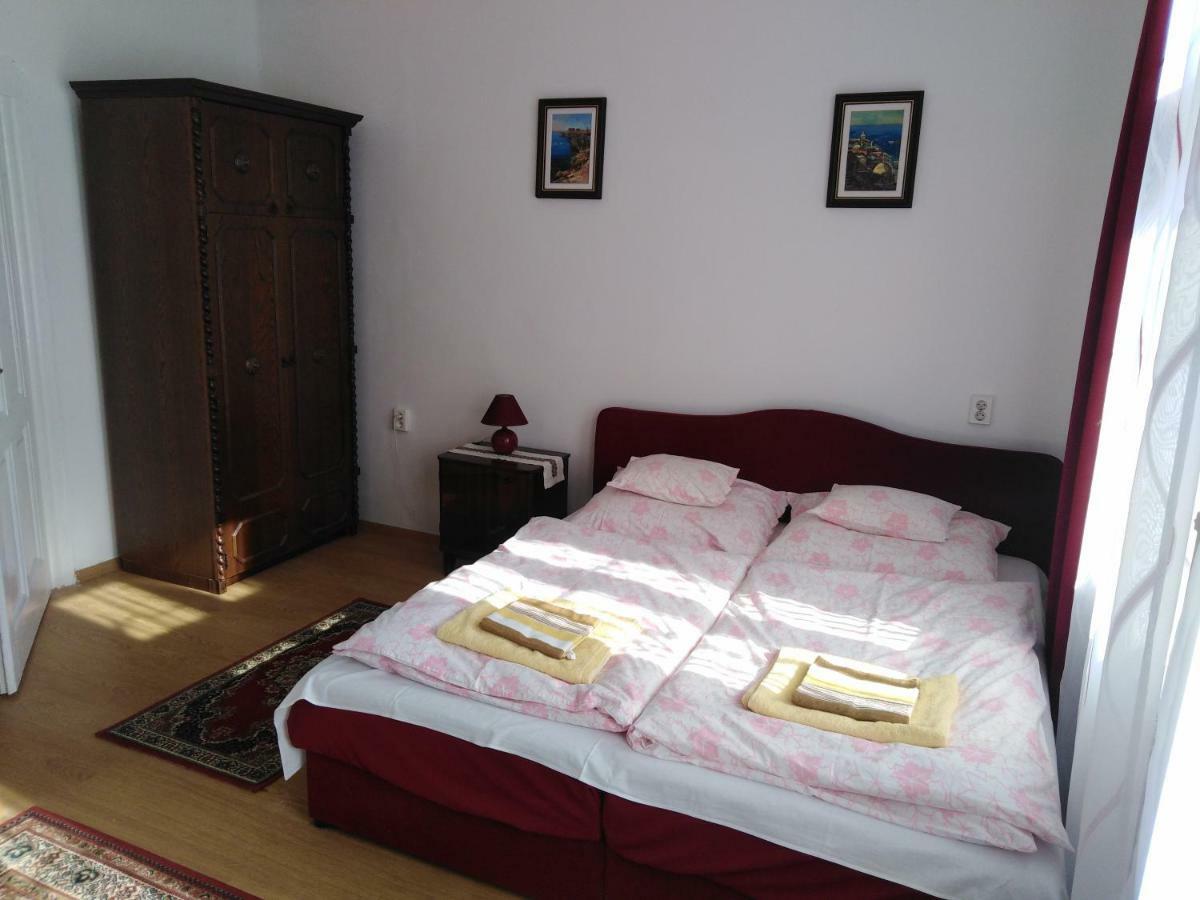 Orgona Vendeghaz Miskolc Apartment Exterior photo