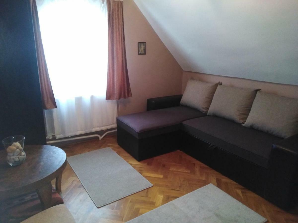Orgona Vendeghaz Miskolc Apartment Exterior photo